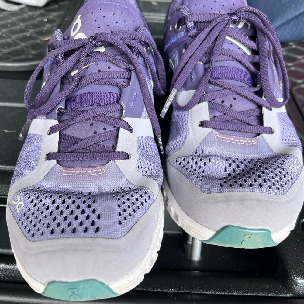 Purple On Cloud shoes. Shoes are in good preowned condition original laces.